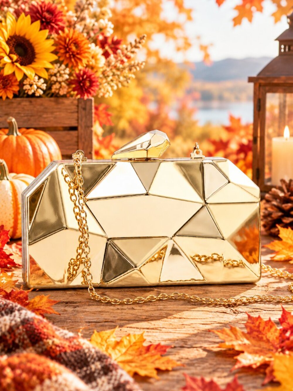 GOLD TONE GEOMETRIC METAL FRAME EVENING CLUTCH BAG